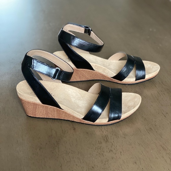 Life Stride Black Max Sandal - Picture 2 of 6